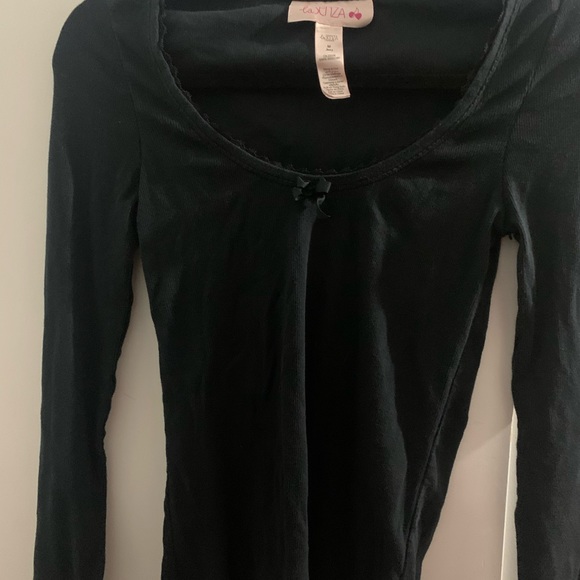 DANITY BLACK LONGSLEEVE 🤍 WITH BOW AND TRIMMING! vampire core, coquette, goth - Picture 3 of 3